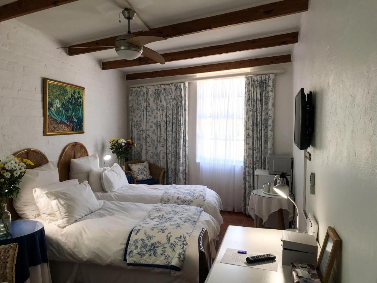 Howards End Manor B&B Fokváros Kültér fotó